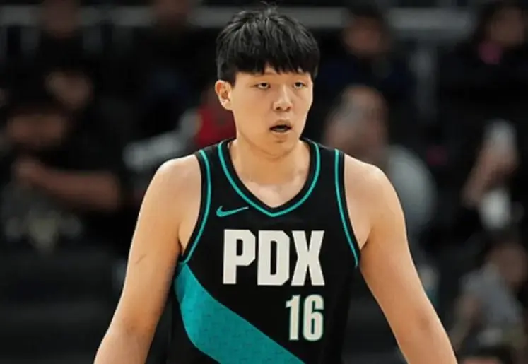 开云体育下载-杨瀚森首节出战4分钟，投篮1投0中得到0分1篮板0助攻