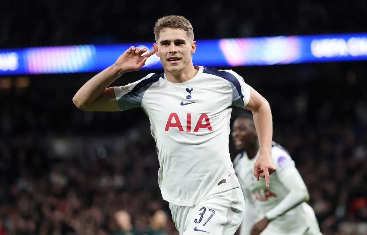 开云APP-回声报列利物浦接下可能中卫引援目标：范德芬，施洛特贝克