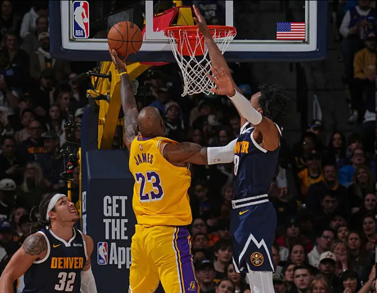 开云官网-湖人实现16分大逆转！掘金末节9分钟仅8分 下半场仅36分崩盘