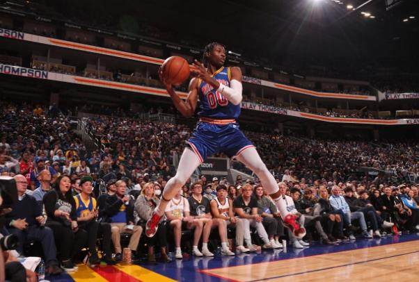 新秀赛季收获满满 年轻的库明加还在不断成长