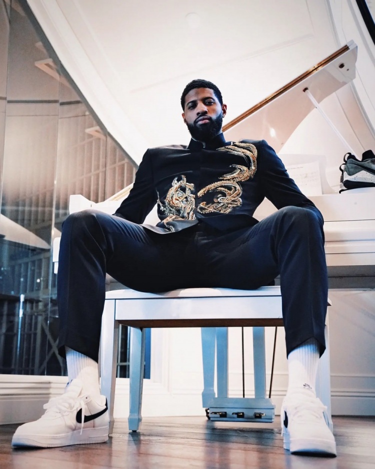 开云APP-乔治晒中式穿搭：本命年马年 中式风格穿搭照送给我的中国粉丝