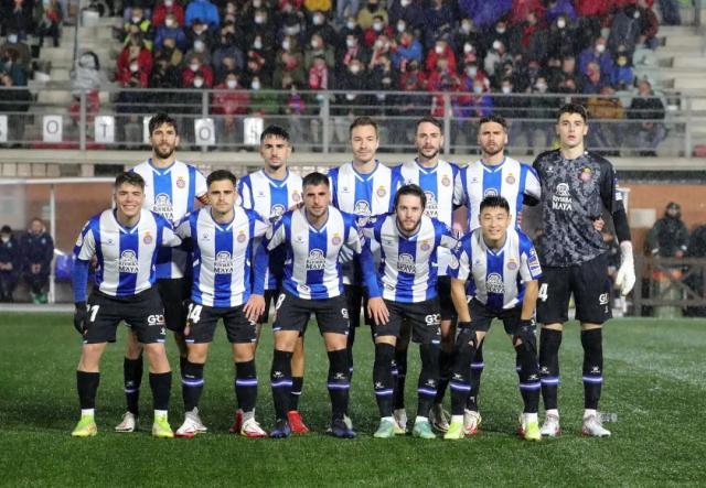 开云-武磊：对足球的热爱！人口4千的小镇上千人到场观战